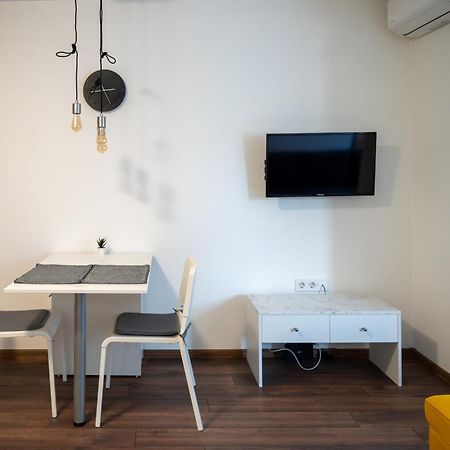 Bright Studio In The City Center Sofia Bagian luar foto