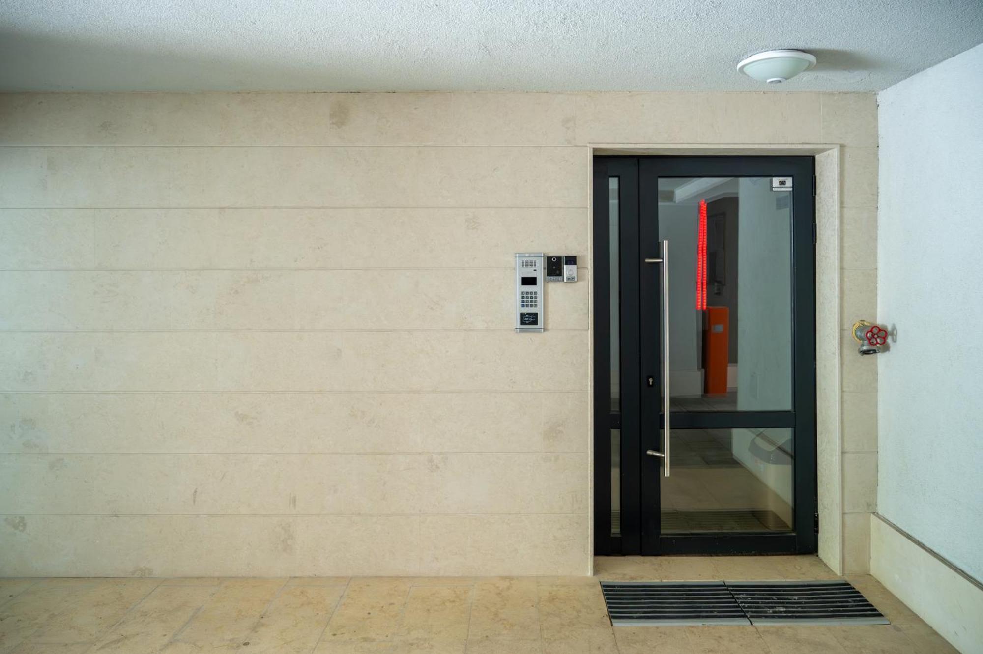 Bright Studio In The City Center Sofia Bagian luar foto